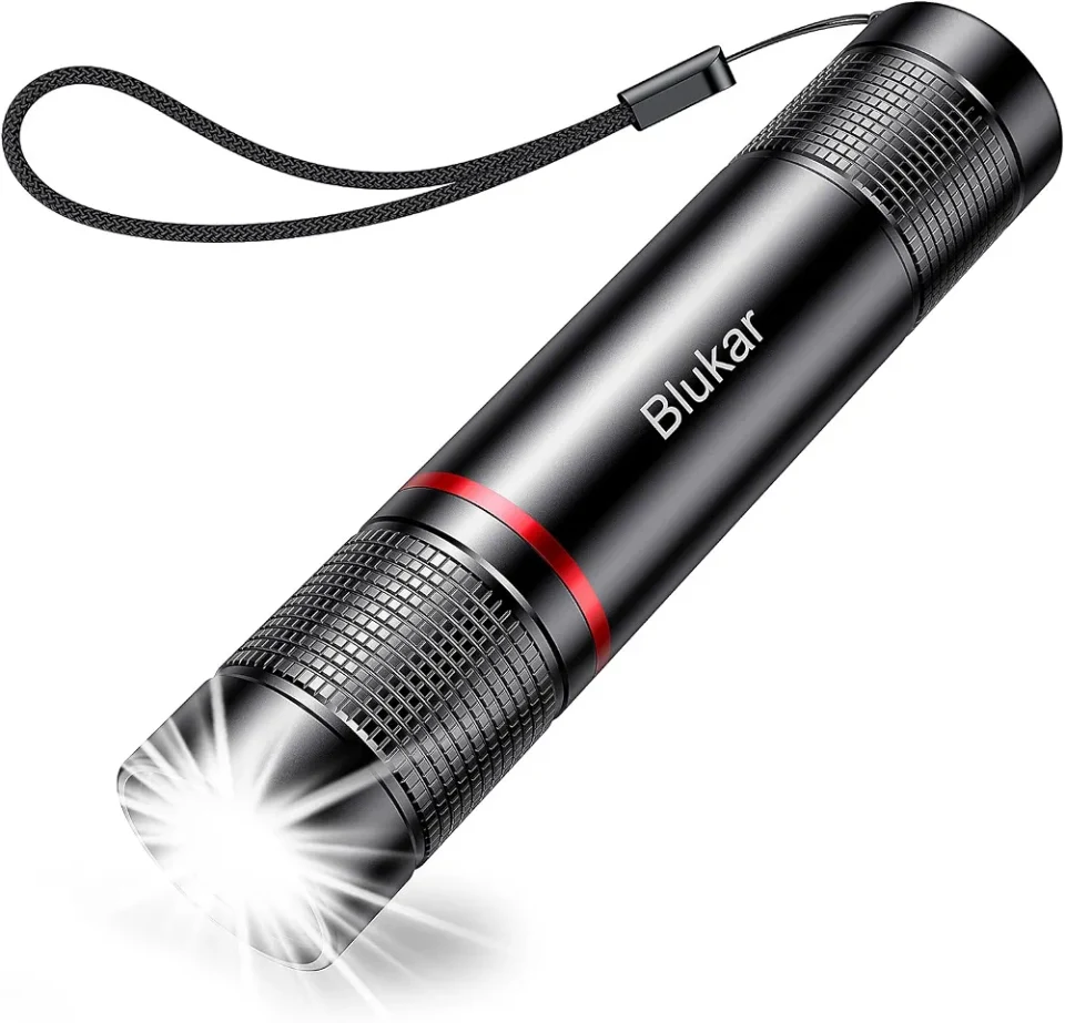 Blukar LED EL Feneri Şarj Edilebilir, 2000L Süper Parlak Ayarlanabilir Odak Feneri
